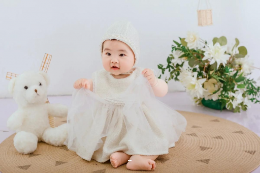 玉林宝宝几个月抬头